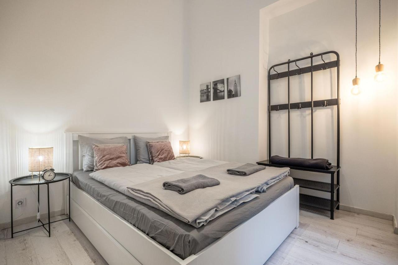 בודפשט Industrial Fantasy Apartment מראה חיצוני תמונה